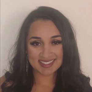 Meet your Posher, Carolina